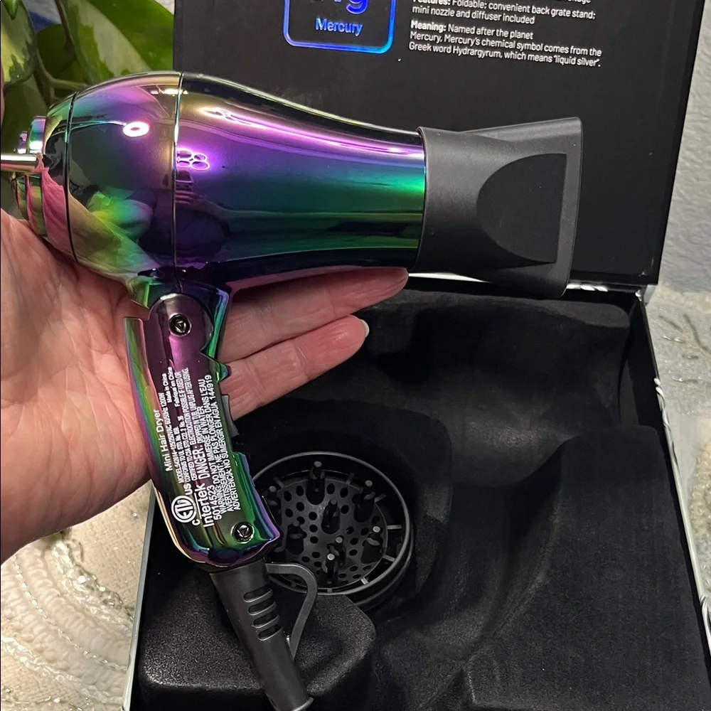 🎉HP🎉NIB Aria Beauty Metallic Elements Mini Blow Dryer